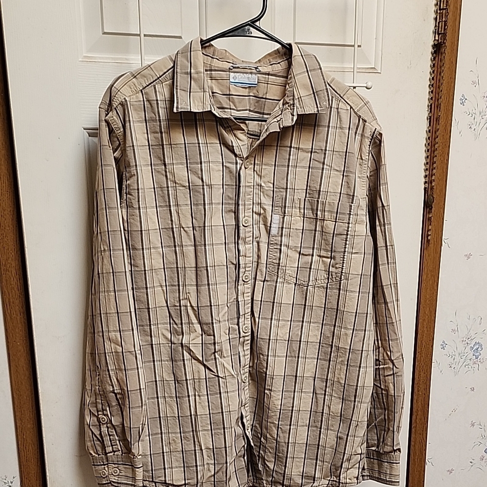 Columbia Button-Up Shirt